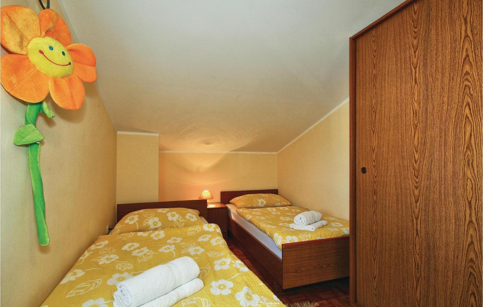 3 Bedroom Gorgeous Apartment In 波雷奇 外观 照片