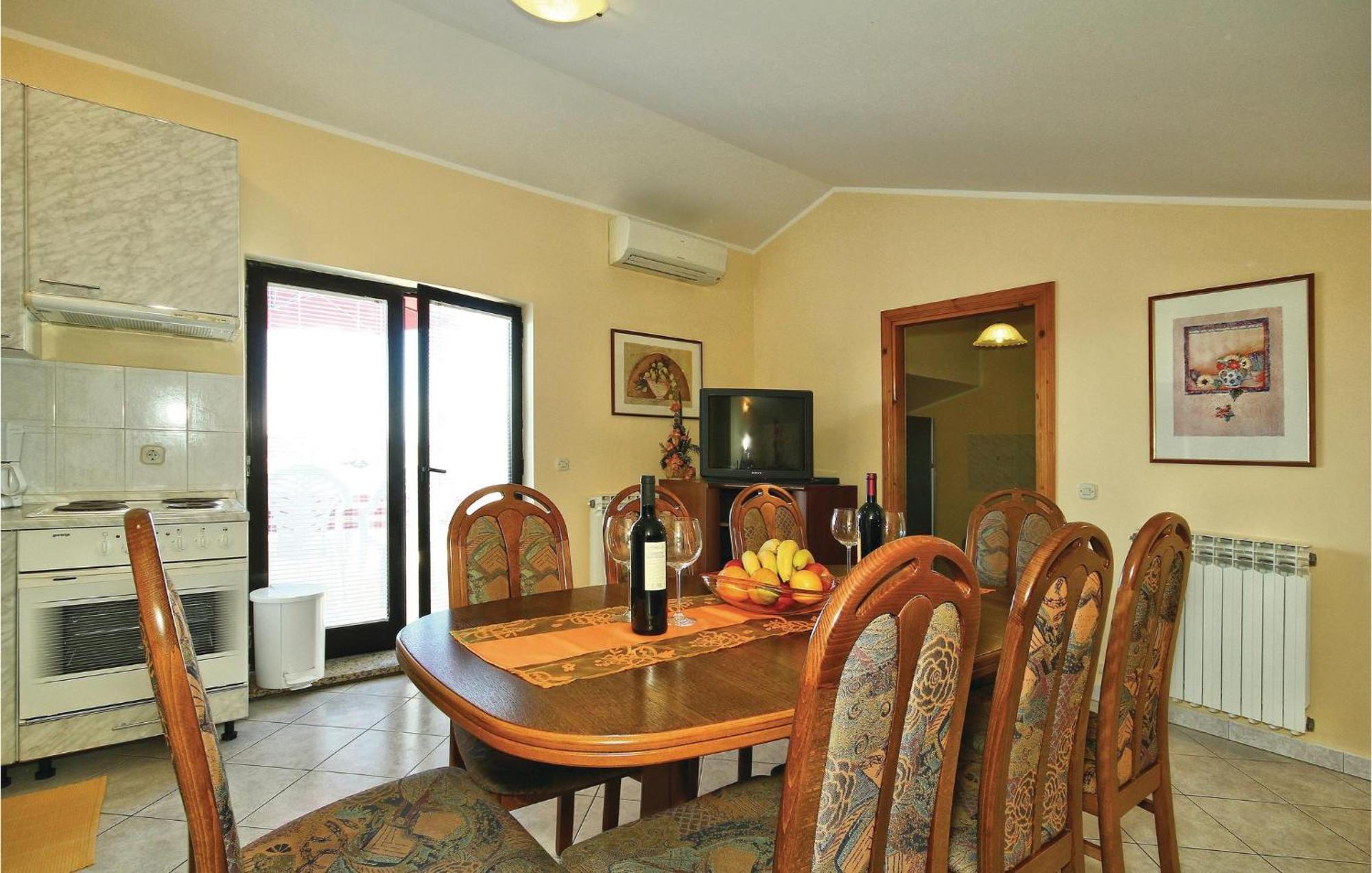 3 Bedroom Gorgeous Apartment In 波雷奇 外观 照片