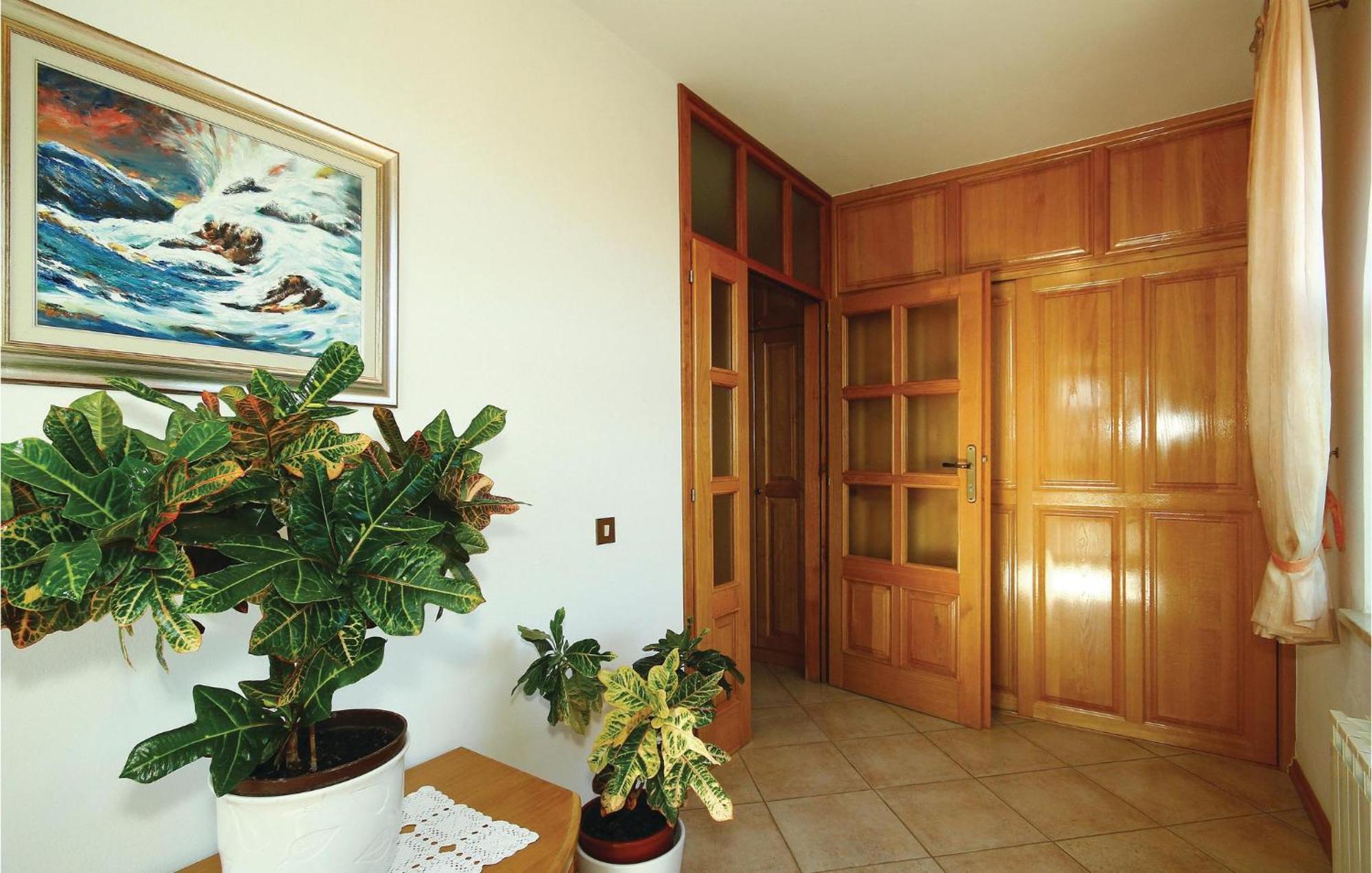 3 Bedroom Gorgeous Apartment In 波雷奇 外观 照片